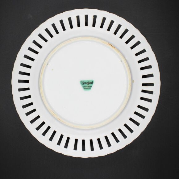 Vintage Porcelain Disneyland Plate Sleeping Beauty Castle 1970s Collectible - Picture 3 of 5